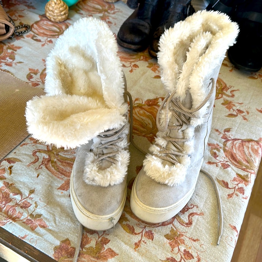 Tan winter boots